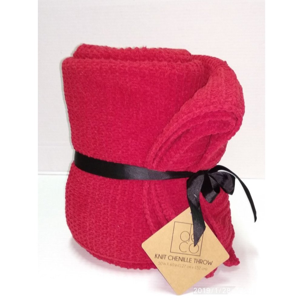 Deco Red Knit Chenille Throw Blanket 50" x 60" NWT